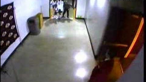 Andrew Bynum - KNEE INJURY 1.13.2008