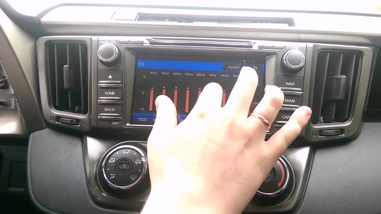 FlyAudio G8132H01 в автомобиле TOYOTA RAV4 2015