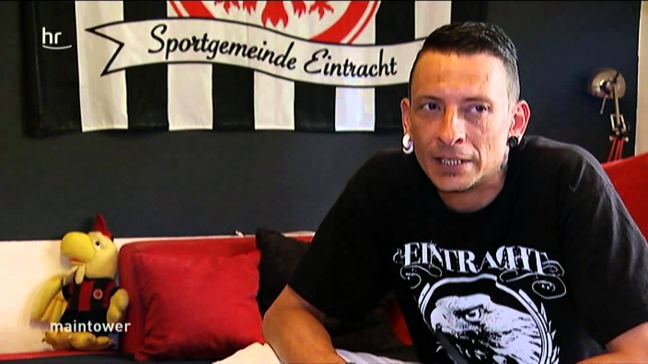 eintracht stürmer autogramm als tattoo youtube eintracht stürmer autogramm als tattoo youtube
