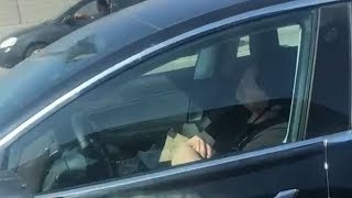A motorist was spotted sleeping at the wheel of his self-driving tesla
as it sped down i-5 highway in california. get latest headlines:
https://www.t...