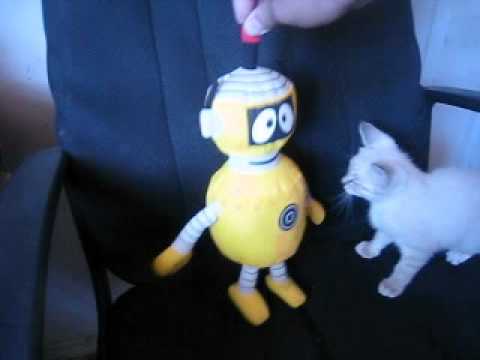 YO GABBA GABBA PLEX THE ROBOT ELECTRONIC PLUSH DOLL AND CAT EBAY - YouTube