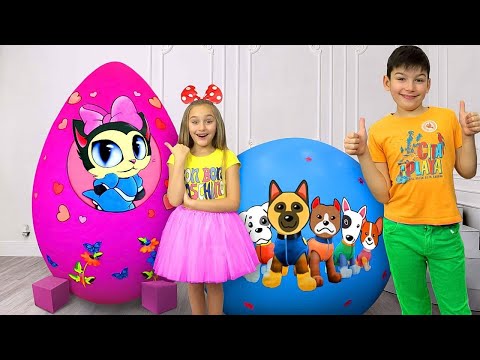 Sasha and new Giant toy Eggs with surprises on Christmas