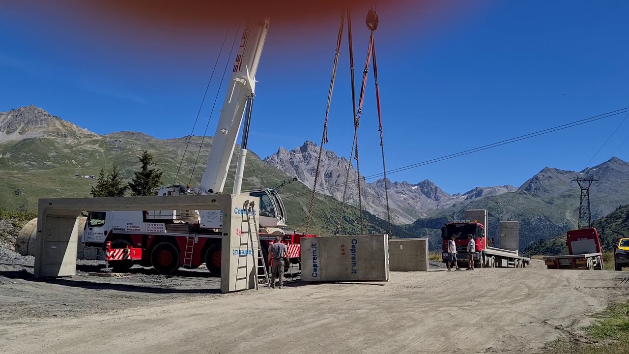 Ribaltamento di uno scatolare a U presso cantiere situato a Méribel.