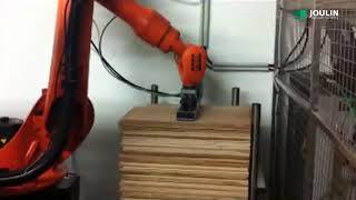 Palletizing jars of jam