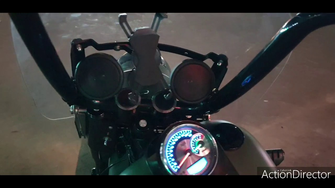 Boss Audio System MCBK470B
4 speakers 3"
www.bossaudio.com