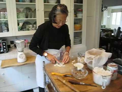 making-coconut-milk-&-cream