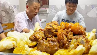 Five catties of spareribs with braised noodles with bean curd and another clove of garlic are too s