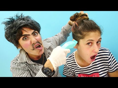 Komik video! Berber Ayşe'nin saçlarını kazıtıyor! Kuaför oyunu