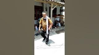 Mencug abah Asro