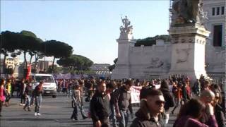17nov "PROFUMO D'AUSTERITY, NO AL GOVERNO DEI SACRIFICI" - CORTEO STUDENTI ROMA