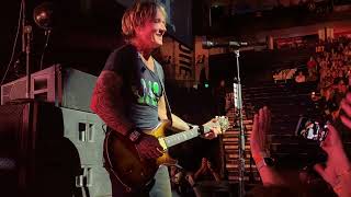 Keith Urban - Days Go By, Drift Away, Days Go By - 10/17/2025