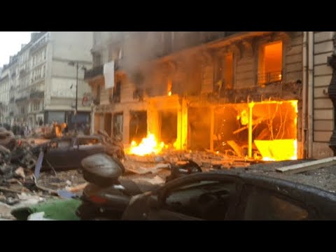 Several injured after explosion in central Paris *WARNING * | Paris Bomb explosion aftermath