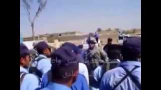 جندي امريكي يهين مئات ضباط وعناصر الشرطة الشيعية screenshot 5