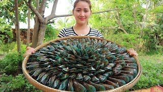 Yummy Mussel Stir Fry with Young Green Pepper - Mussel Stir fry - Cooking with Sros