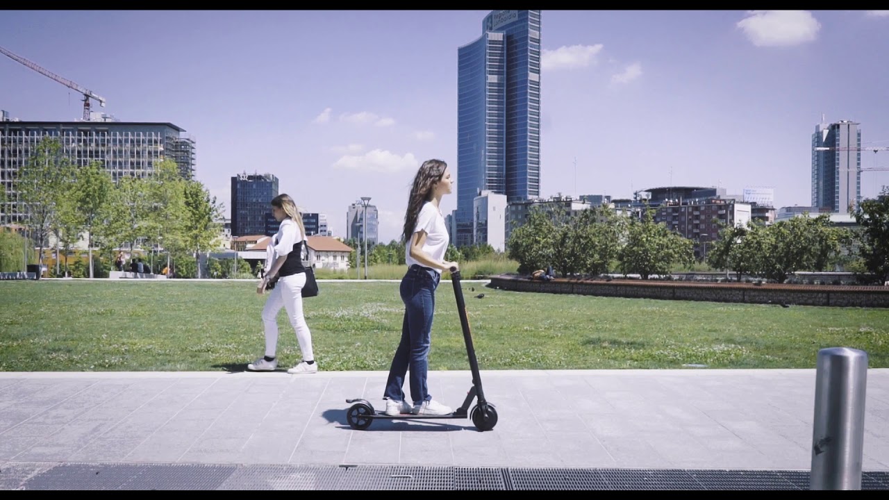 MONOPATTINO MOMODESIGN - MONACO 65 - YouTube
