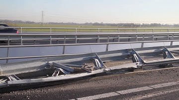 Betonwagen omver N31 Leeuwarden