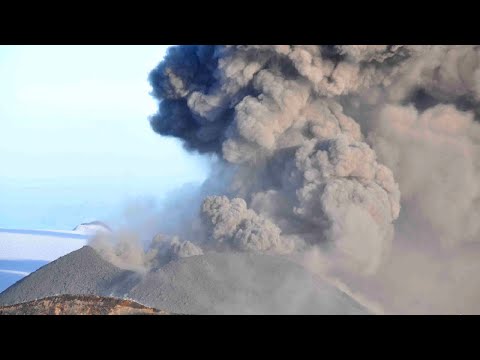 Video: Could mauna loa erupt?