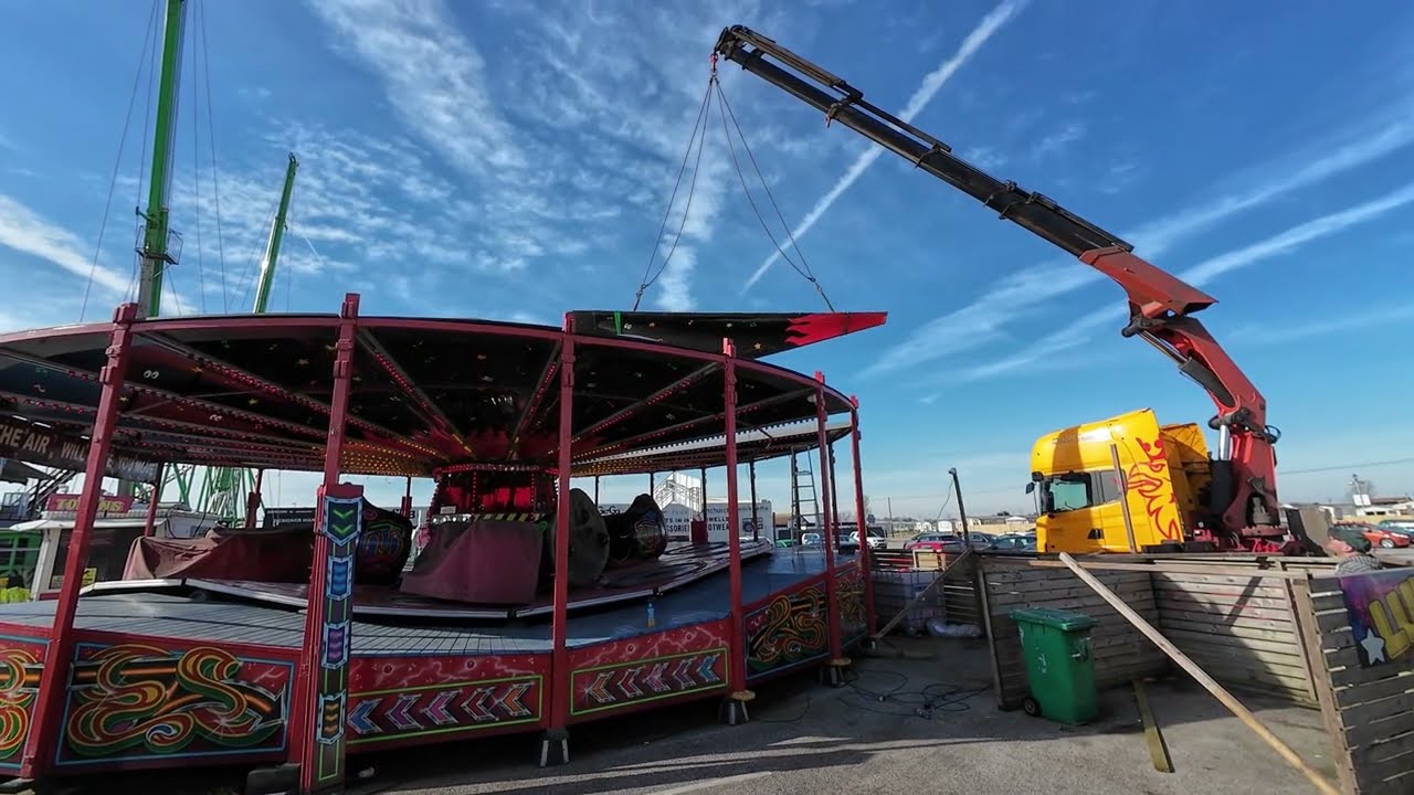 Leigh Harris Funfair Building up and maintenance work | @ Ingoldmells 2025