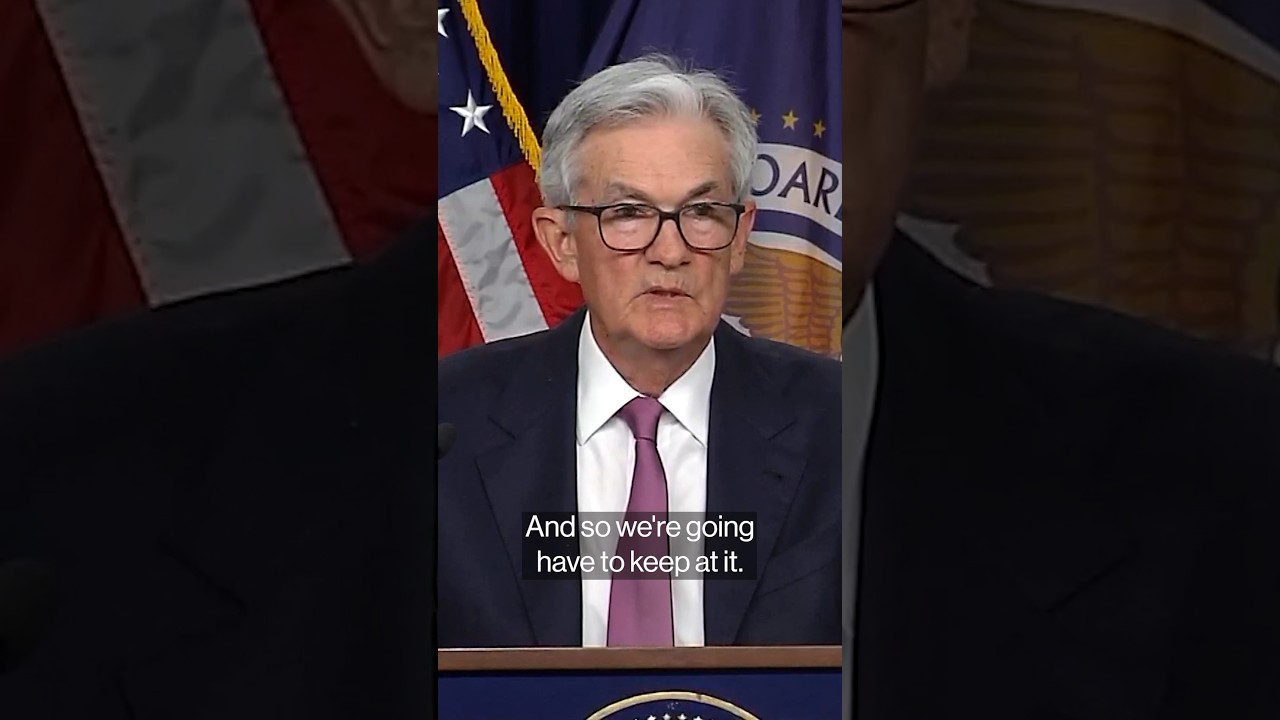 Powell Says Fed Doesn’t Need to Rush Interest-Rate Cuts