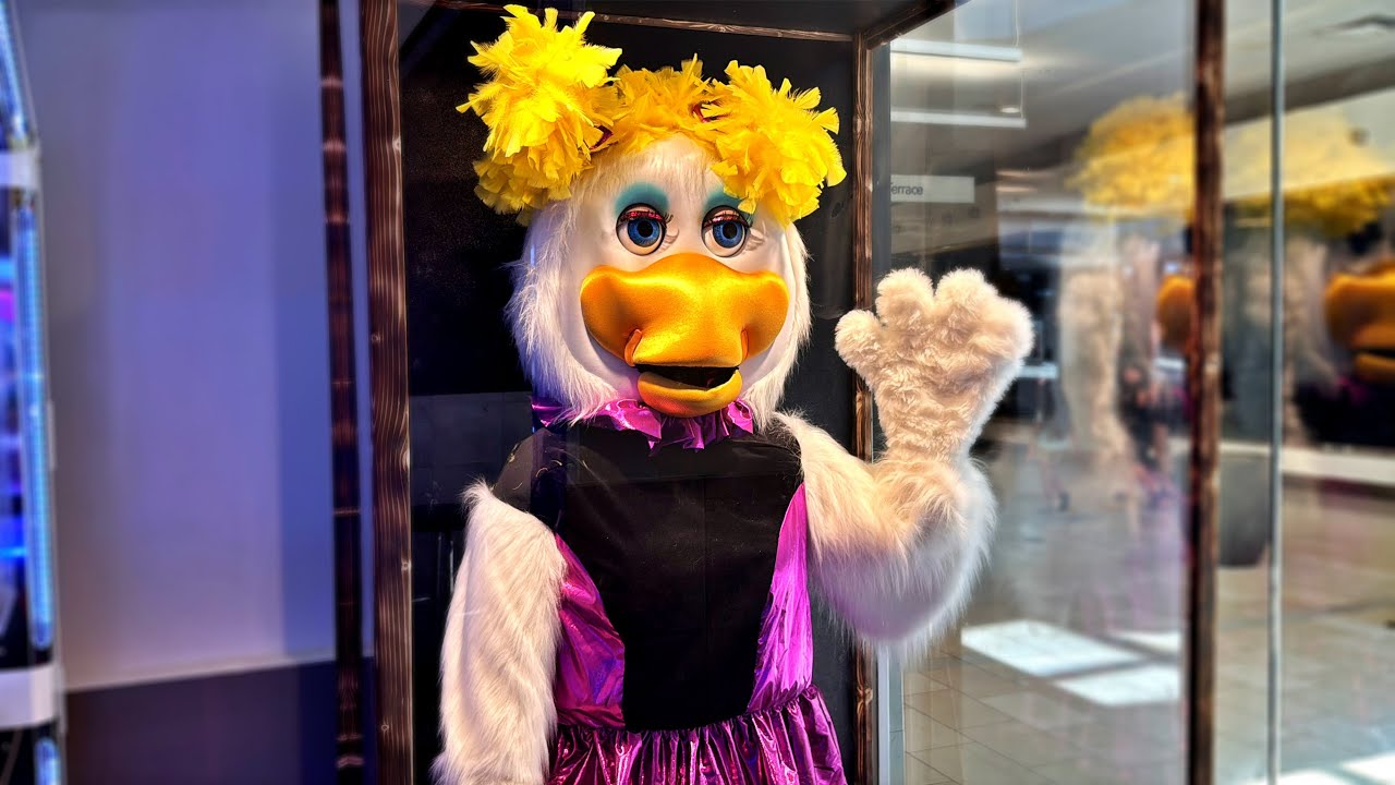 I Visited A Taxidermied Chuck E. Cheese Animatronic...