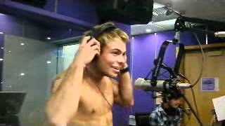 Video thumbnail of "Bobby van Jaarsveld   Rolling in the deep cover"