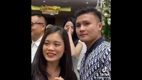 Quang Hải và bạn gái mới đến dự đám cưới Hà Đức Chinh