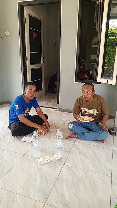 Wa cici wa madek makan bareng