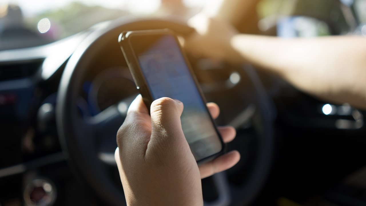 Queensland Police To Crackdown On Distracted Drivers Youtube 