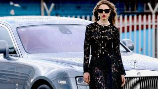【金持ち女は全身CHANEL】280億ドルを巡る殺人劇、衣装まで桁違い！／映画『大富豪になるための正しい殺し方』インタビュー