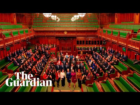 Queen's speech formally reopens parliament after general election  – watch live