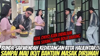 FILMING TOGETHER!! MOTHER SARWENDAH HAS ATTA HALILINTAR'S HELP IN COOKING IN THE KITCHEN WHILE PL...
