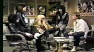 motley crue 84 interview good rocking tonight, Canadian TV chords