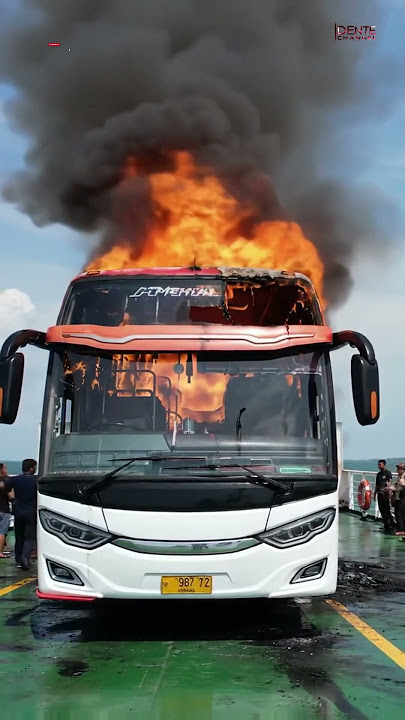 Heboh! Bus Terbakar di Atas Kapal Penumpang