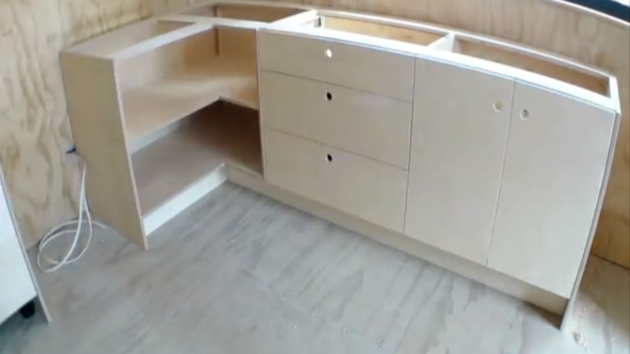 Cómo hacer tu propia estanteria de madera  Hacer muebles de cocina, Muebles  para despensa, Muebles de cocina