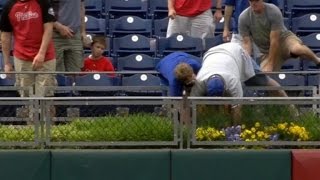 Phillies Fan Pushes 63-Year-Old Lady Out Of the Way to Catch Home Run Ball