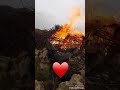 بعـض المـشاعر لا ت ـقـال إن هـا أرقى مـن رسـم الـح ـروف وربـط الجـ مل بـعض المـشاعـر إبتـسام