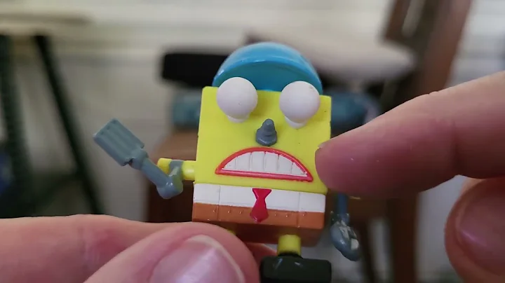 SPONGEBOB ROBOT - OPENING PACK AND REVIEW - SPONGEBOB SQUAREPANTS MINI FIGURE TOYS $1 AT FIVE BELOW