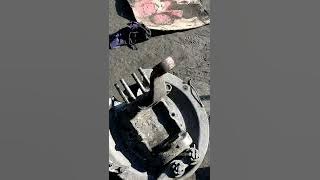 Replace Auman truck king pin kits, and special tools to pull out the sleeve.