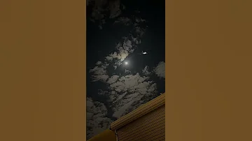 نادر الشراري عثمان الشراري نجوم الليل في سكون الليل والهاجوس داير تطري اللحظات وأغلبها حزينه 