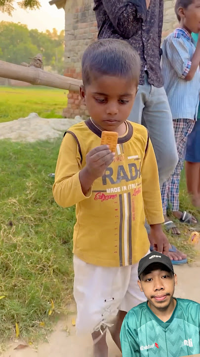 LADHU GIVES BISCUITS TO DOGS🥰#trendingvideo #trendingshorts #remix #viralshorts #viralshorts #fyp