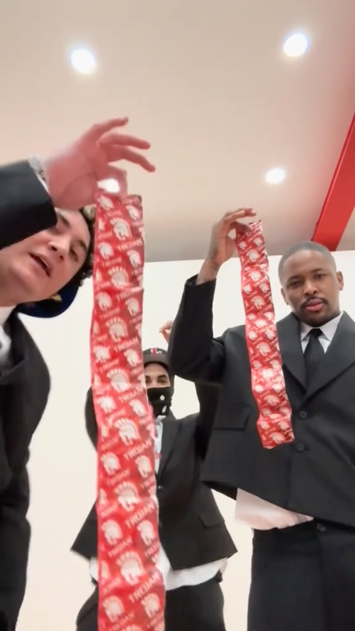 YG - HOLLYWOOD (feat. Shoreline Mafia) [Official Music Video