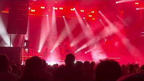 Thumbnail of Eisbrecher feat. Frank Herzig (Schattenmann) - Auf die Zunge - Hannover, 17.05.2025