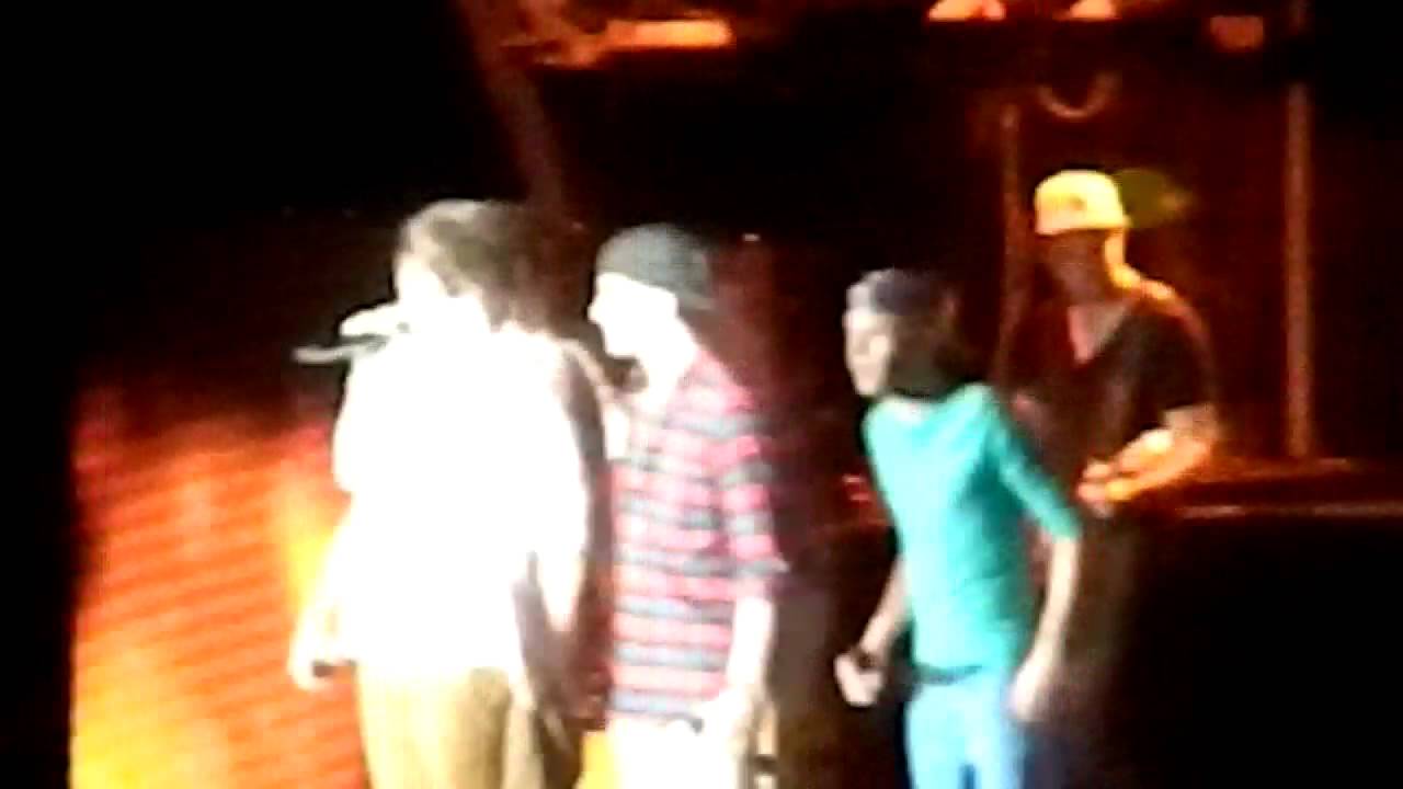 Harry Styles telling One Direction to stop touching his butt during WMYB (June 23 2012, Dallas ...