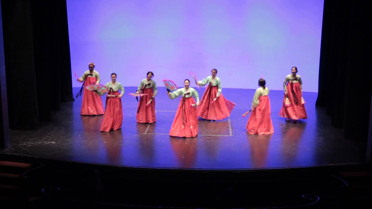 Fan Dance 2015 KSA Culture Show: FLARE