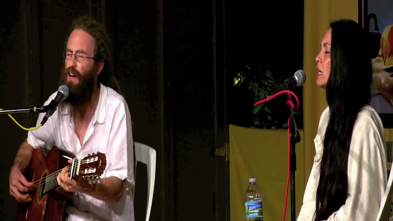 Shimshai & Susana - La Semilla (Sivananda Ashram Yoga Retreat)