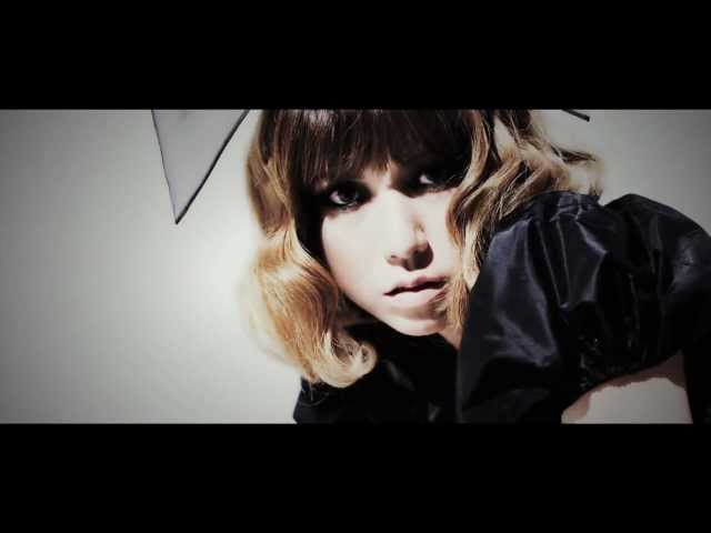 hitomi - ↑↓ (Music Video) class=