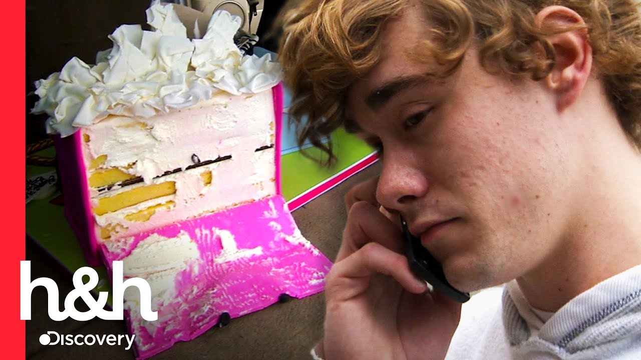 El repartidor arruina el pastel ¡y toma el castigo! | Cake Boss | Discovery H&H