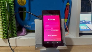 Trying To Use an Early Version of Instagram in 2025