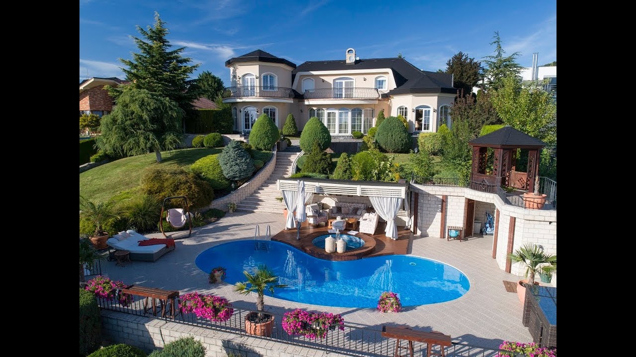 [4K]  NÁDHERNÁ VILA S JEDINEČNÝMI VÝHĽADMI - NITRA 