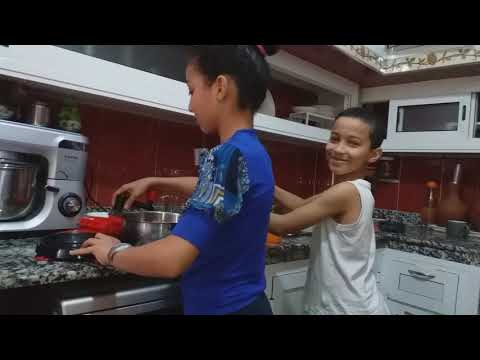 moi-👩et-mon-frère🧑-nous-préparons🌹🌹-la-table-de-ramadan-🥐🥞🥧🍪🍔😜😜😜😜